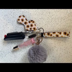 Adorable White Sunflower Safety Wrist Keychain